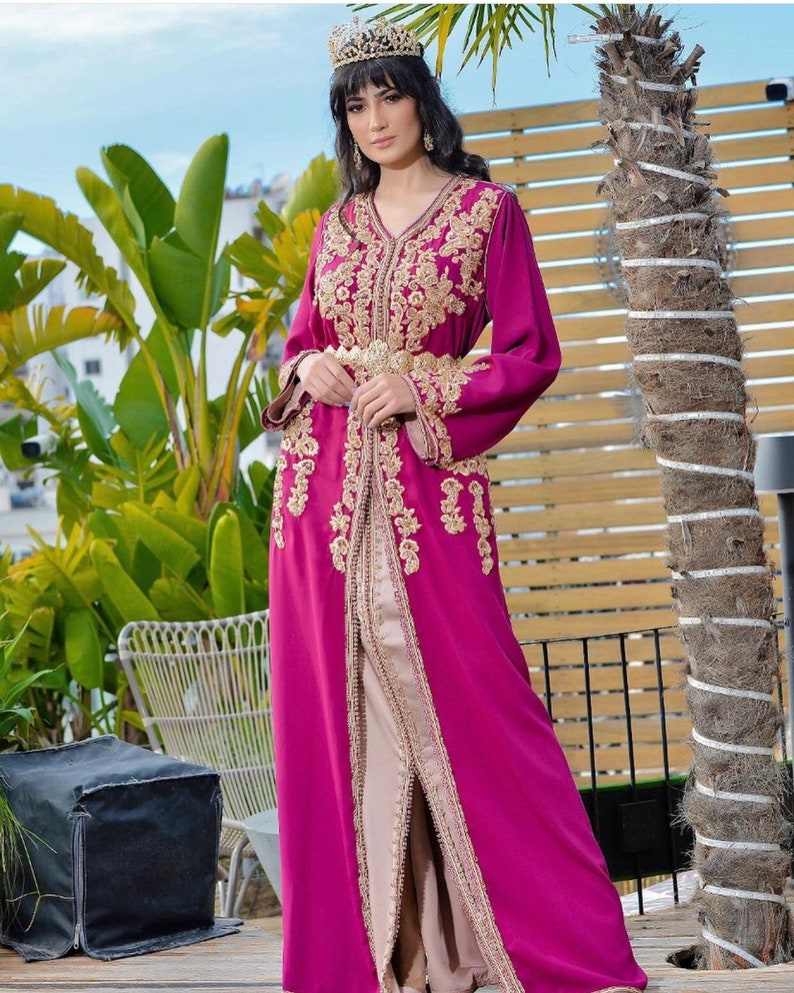 Elegant Fuchsia And Champagne Moroccan Kaftan Evening Dresses Gold Lace Appliques Beaded Long Sleeve Caftan Arabic Dubai Women Formal Wear Special Occ