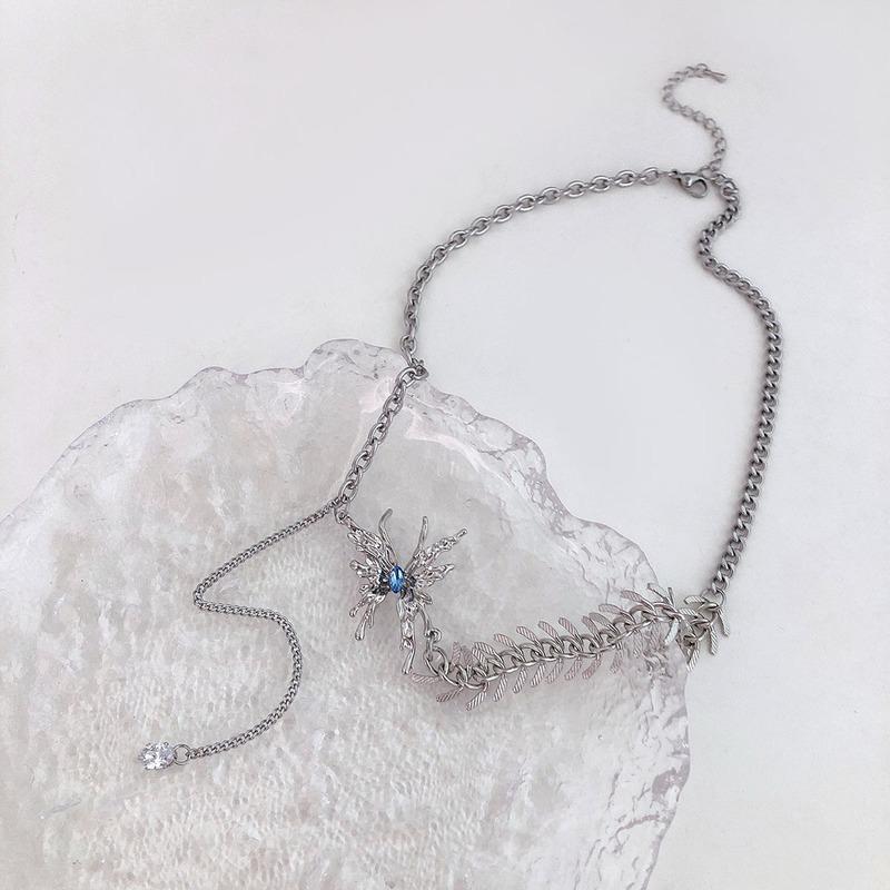 Chains Butterfly Woman Necklace Pendant Women Necklaces Fishbone Chain Classic Jewelry Ins Style Silver Color Hip Hop Alloy Collier
Chains Butterfly Woman Necklace Pendant Women Necklaces Fishbone Chain Classic Jewelry Ins Style Silver Color Hip Hop Alloy Collier