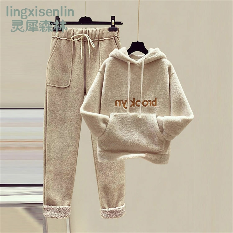 Girls' suit 2021 new foreign style net red autumn and winter clothes 12-year-old 13 middle school children's fried Street sweater with, Gray
Girls' suit 2021 new foreign style net red autumn and winter clothes 12-year-old 13 middle school children's fried Street sweater with, Gray