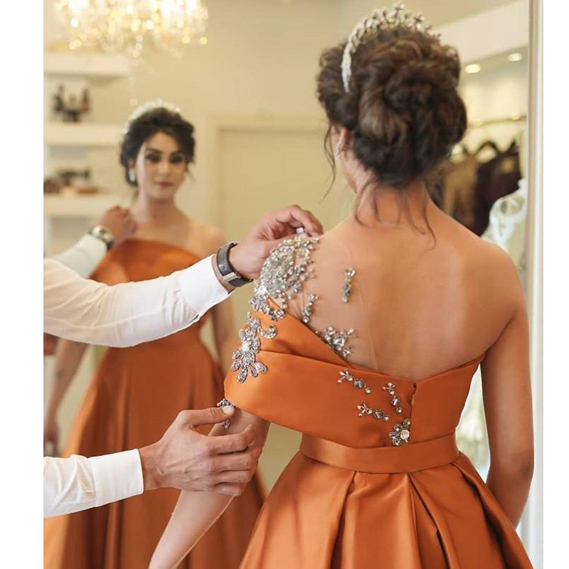 Princess One Shoulder Formal Evening Dresses Long Arabic Elegant Satin Prom Party Gowns Crystals Beaded A-Line Formal Occasion Wear