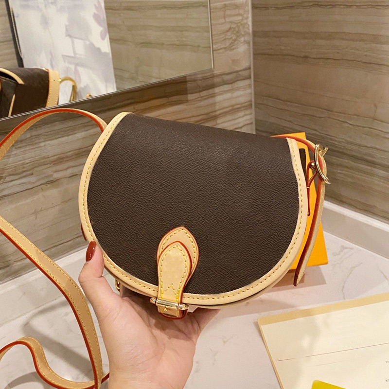 Classic Cross Body Bag Fashion Letter Shoulder Bags Women Handbags Purse Flap Saddle Simple Hand Bag All-match Crossbody Wallet
Classic Cross Body Bag Fashion Letter Shoulder Bags Women Handbags Purse Flap Saddle Simple Hand Bag All-match Crossbody Wallet