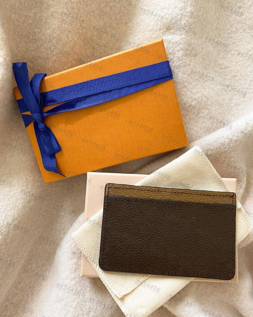 Top quality Single zipper purse the most free way to carry around MON0GRAM cards and coins men leather card holder long business women Holders Lambskin Wallets, Mon0gram rose red
Top quality Single zipper purse the most free way to carry around MON0GRAM cards and coins men leather card holder long business women Holders Lambskin Wallets, Mon0gram rose red