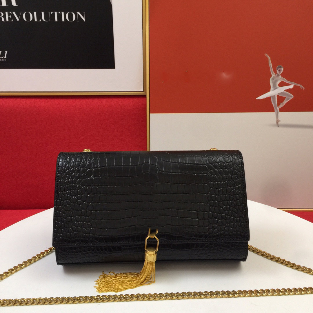 Crocodile Messenger Bag Ladies Alligator Shoulder Purse Black Tassel Bag Fashion Design Ladies Horsebit Lock Flip Chain bags S03613
Crocodile Messenger Bag Ladies Alligator Shoulder Purse Black Tassel Bag Fashion Design Ladies Horsebit Lock Flip Chain bags S03613