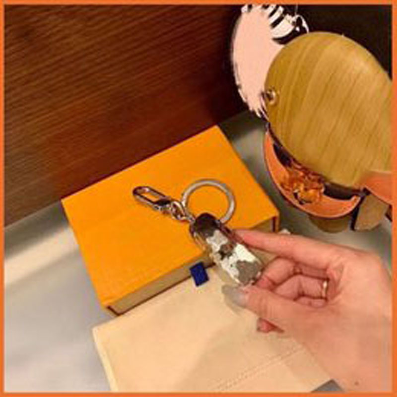 Fashion Key Holder Keychain Car NEW Luxurys Designers Keychain Car Key Portachiavi Keyring CATO GRAM Llavero Porte Clés Bag Charm 2105189YF
Fashion Key Holder Keychain Car NEW Luxurys Designers Keychain Car Key Portachiavi Keyring CATO GRAM Llavero Porte Clés Bag Charm 2105189YF