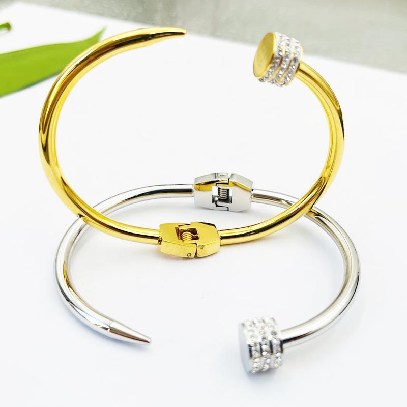 Bangle Luxury Cubic Zirconia Crystals Arrow Cuff Bracelets Stainless Steel Gold Color Bangles For Women Pulseiras Punk Jewelry, Black
Bangle Luxury Cubic Zirconia Crystals Arrow Cuff Bracelets Stainless Steel Gold Color Bangles For Women Pulseiras Punk Jewelry, Black