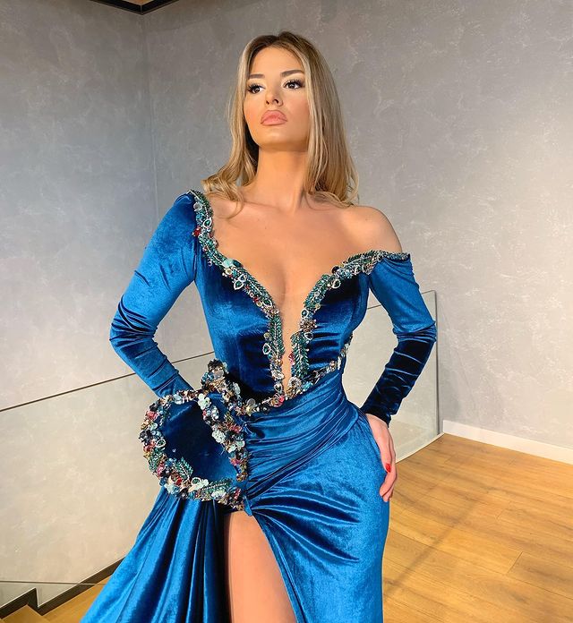 Aso Ebi 2021 Arabic Blue Beaded Crystals Evening Dresses High Split Prom Dresses Velvet Formal Party Second Reception Gowns ZJ477