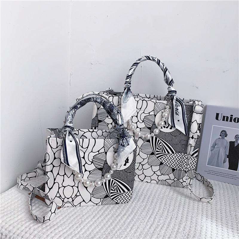 Cross Body Denim Tote Handbags For Women 2021 Luxury Designer Shopper Wallets Fashion Casual Personality Flowers Pearl Scarf Crossbody Bags, Baise
Cross Body Denim Tote Handbags For Women 2021 Luxury Designer Shopper Wallets Fashion Casual Personality Flowers Pearl Scarf Crossbody Bags, Baise