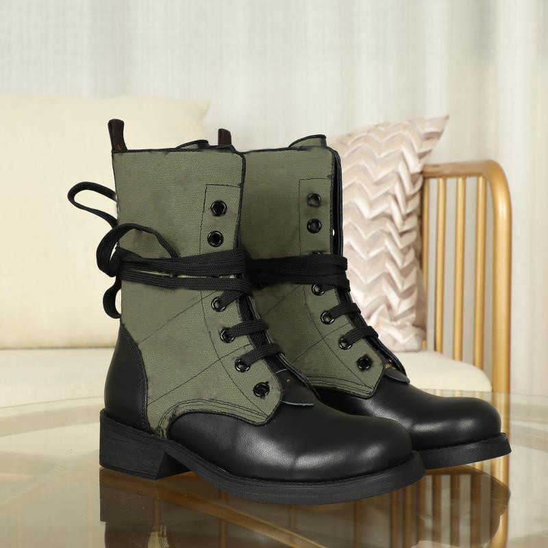 Luxury Designer Metropolis Flat Ranger Boots Fashion Woman Bootie with Original Box, Don't buy it
Luxury Designer Metropolis Flat Ranger Boots Fashion Woman Bootie with Original Box, Don't buy it