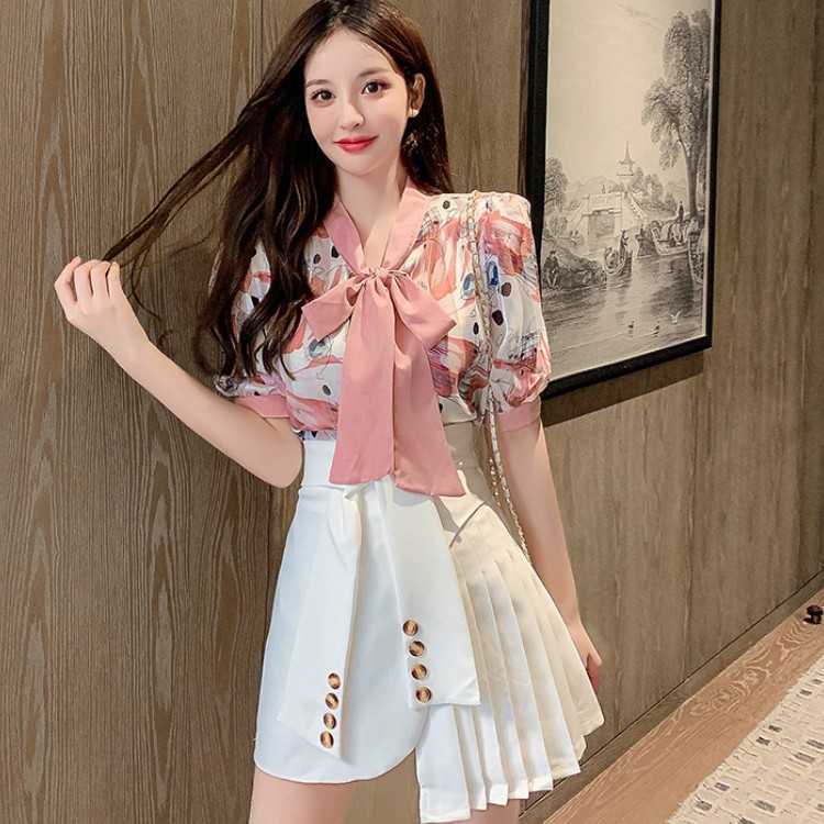 Elegant Two Piece Set For Women Summer Sweet Bow Tie flowers Chiffon Shirt Tops + High Waist Pleated Skirt Female Suit 210526, Photo color
Elegant Two Piece Set For Women Summer Sweet Bow Tie flowers Chiffon Shirt Tops + High Waist Pleated Skirt Female Suit 210526, Photo color