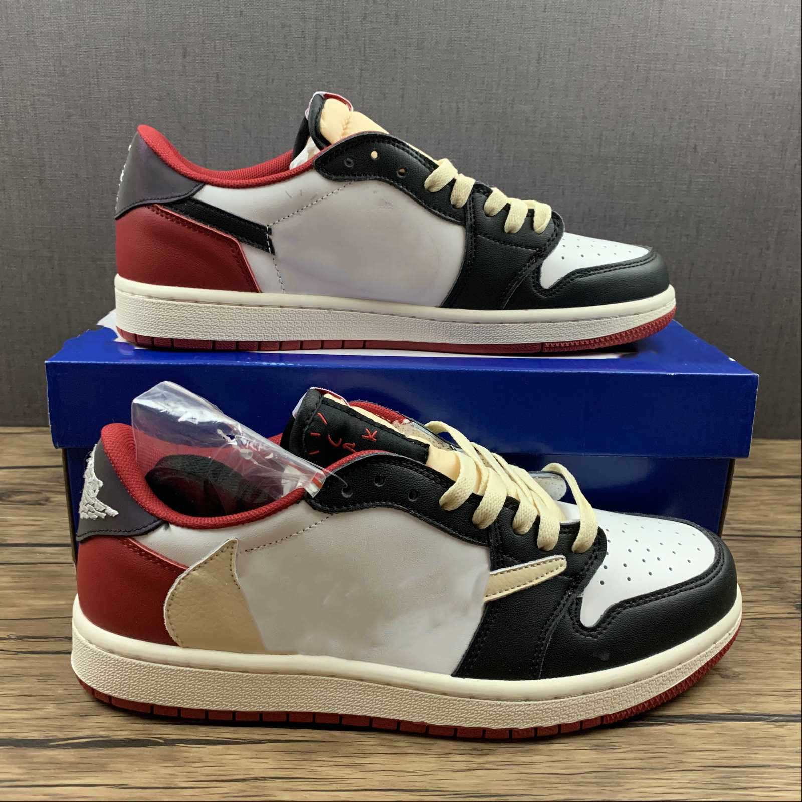 2021 Fragment x Shoes Travis Scotts 1 TS White Black University Red Basketball Shoe Mens 1s Popular Retro Outdoor Sneakers With Box, #1
2021 Fragment x Shoes Travis Scotts 1 TS White Black University Red Basketball Shoe Mens 1s Popular Retro Outdoor Sneakers With Box, #1