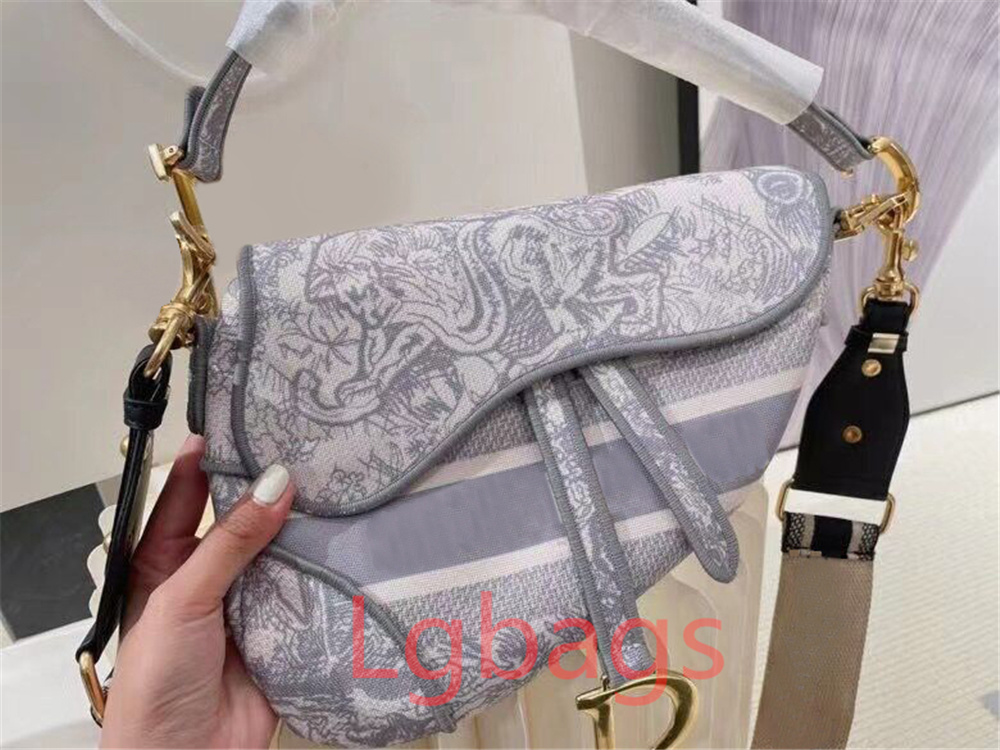 High Quality Brand Designers Shoulder Bag SaddleBags Ladies Temperament Fashion Luxury Frosted Embroidered Leather Portable Saddle Wallet Bags, Shipping packaging bag
High Quality Brand Designers Shoulder Bag SaddleBags Ladies Temperament Fashion Luxury Frosted Embroidered Leather Portable Saddle Wallet Bags, Shipping packaging bag