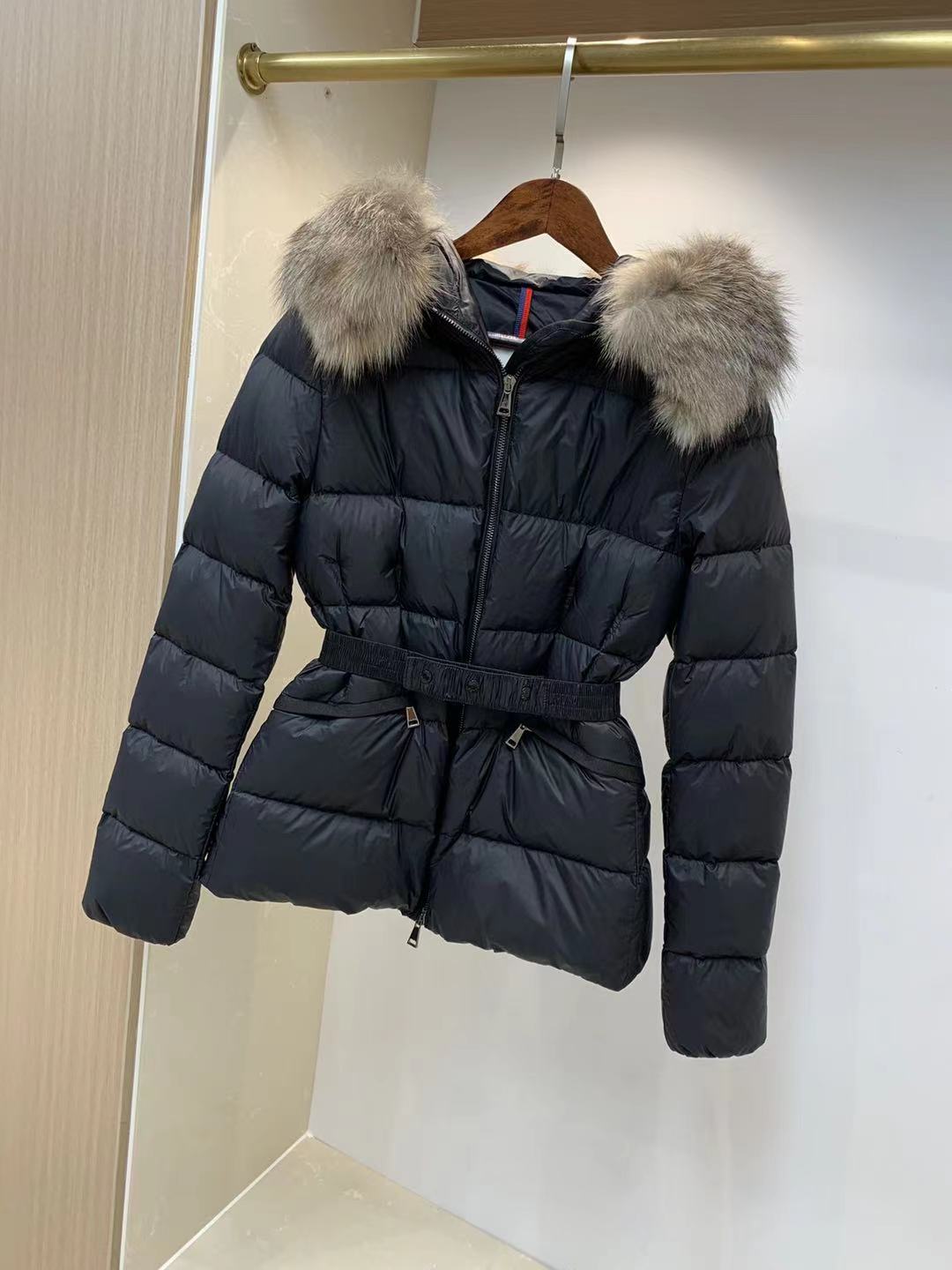 Ladies down jacket monclair luxury French brand BOED fashion waist fur collar high quality winter warm jackets, Black
Ladies down jacket monclair luxury French brand BOED fashion waist fur collar high quality winter warm jackets, Black