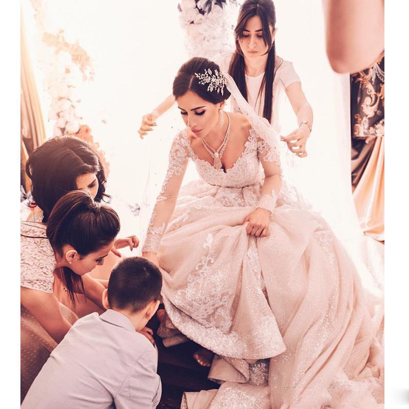 Arabic Rose Gold Sparkly Dresses Lace Beaded Long Sleeves Bridal Dress Vintage Sexy Chapel Train Wedding Gowns Robe De Mariee