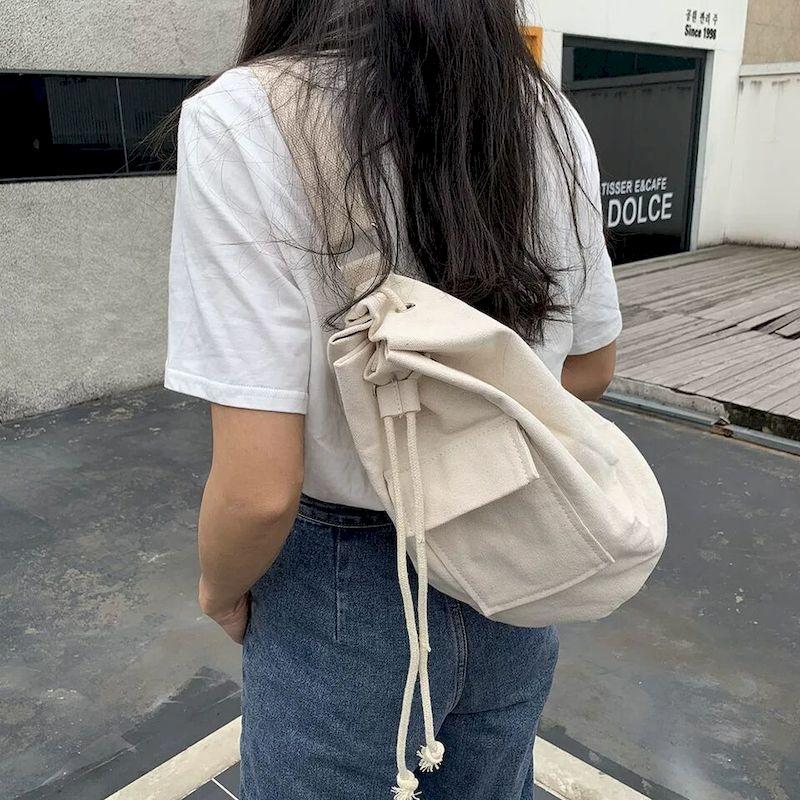 Waist Bags 2021 Korean Black And White Drawstring Simple Versatile Solid Color Messenger Bag Canvas One-shoulder Female Student
Waist Bags 2021 Korean Black And White Drawstring Simple Versatile Solid Color Messenger Bag Canvas One-shoulder Female Student
