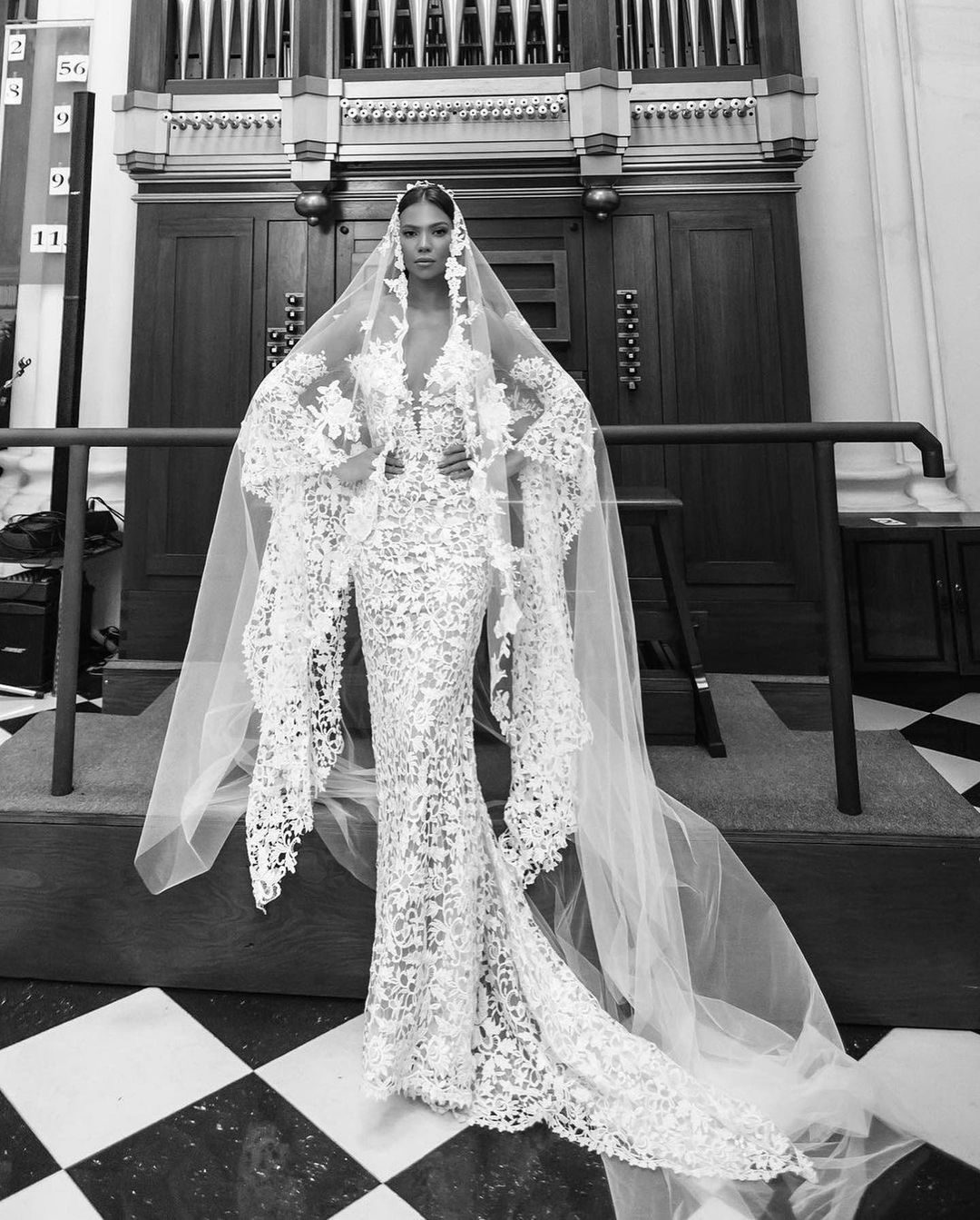 Queen Van Bride Veil Long Lace Applique Mesh With Comb Girls White Cathedral Accessories