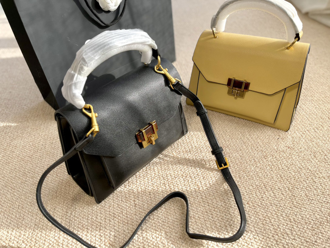 2021 fashionable and beautiful ladies famous shoulder bag leather chain messenger bag fashionable size:Base size:26*21cm1, Black
2021 fashionable and beautiful ladies famous shoulder bag leather chain messenger bag fashionable size:Base size:26*21cm1, Black