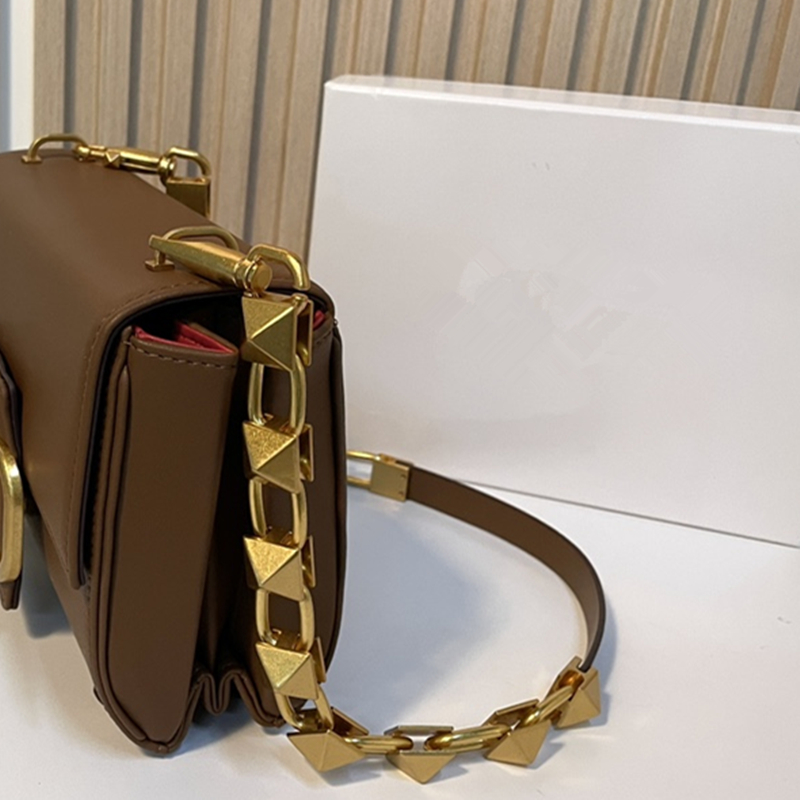 New design women's handbag high quality leather metal accessories Shoulder Bag Clutch Bag, See chart 2
New design women's handbag high quality leather metal accessories Shoulder Bag Clutch Bag, See chart 2