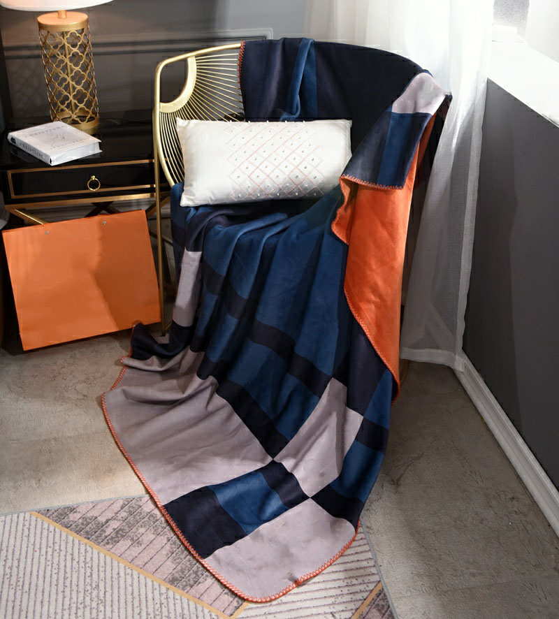 3 Color Unisex High quality Blankets Fashion Soft Men Women Blanket All Seasons Wool Shawls Letter
3 Color Unisex High quality Blankets Fashion Soft Men Women Blanket All Seasons Wool Shawls Letter
