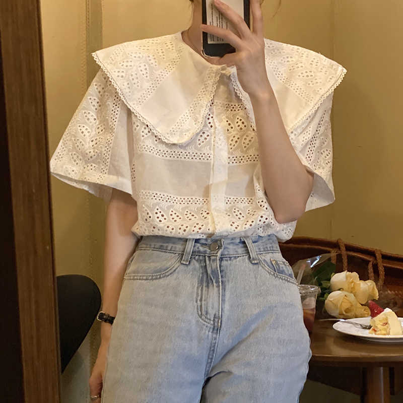 Korejpaa Women Blouses Summer Korea Chic Retro Elegant Doll Collar Openwork Lace Stitching Loose Joker Short-sleeved Shirt 210526