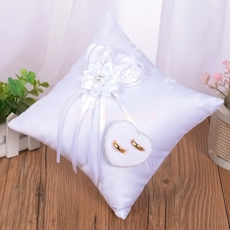 White Flower Bud Wedding Ring Pillow with Heart Setting Satin Cushion Party Suppliers High Quality