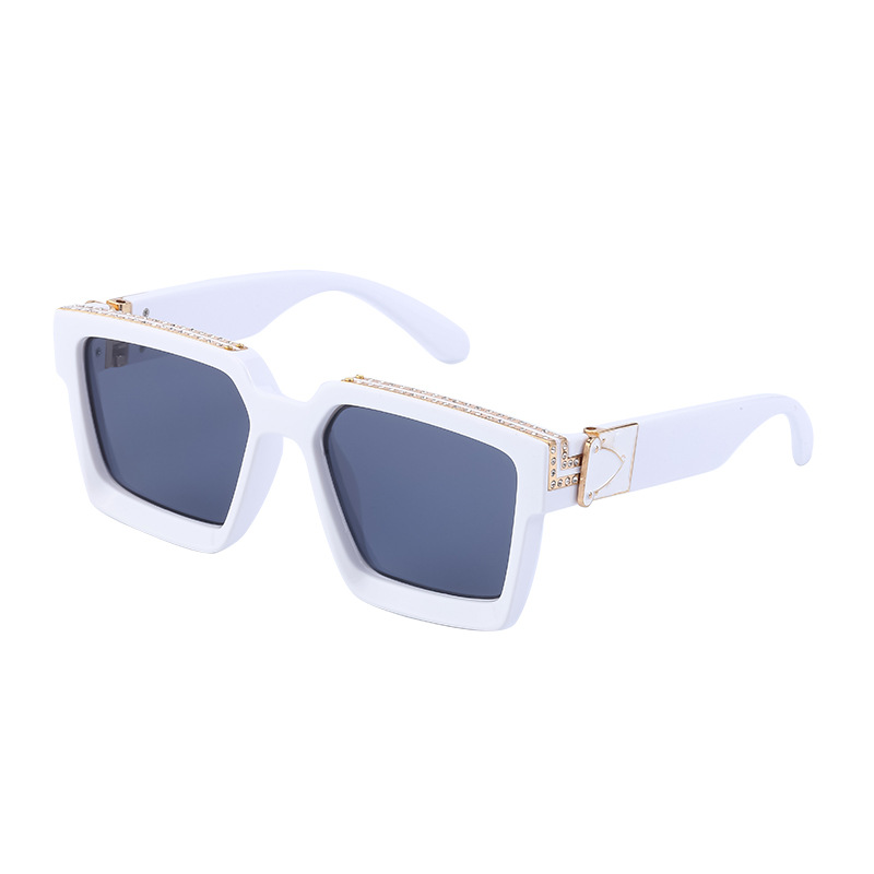Retro Millionaire luxury Sunglasses Square Metal Punk Rock Hip hop Glasses Men Women with diamond Black & white Z1165W
Retro Millionaire luxury Sunglasses Square Metal Punk Rock Hip hop Glasses Men Women with diamond Black & white Z1165W
