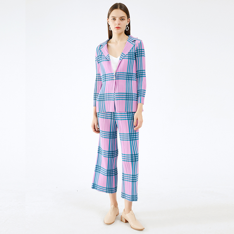 2021 New Pleated Two Piece Suit Blazer Women Jacket Autumn Winter Korean Fashion Plaid Printed Casual Straight Trousers 760d, Pink
2021 New Pleated Two Piece Suit Blazer Women Jacket Autumn Winter Korean Fashion Plaid Printed Casual Straight Trousers 760d, Pink