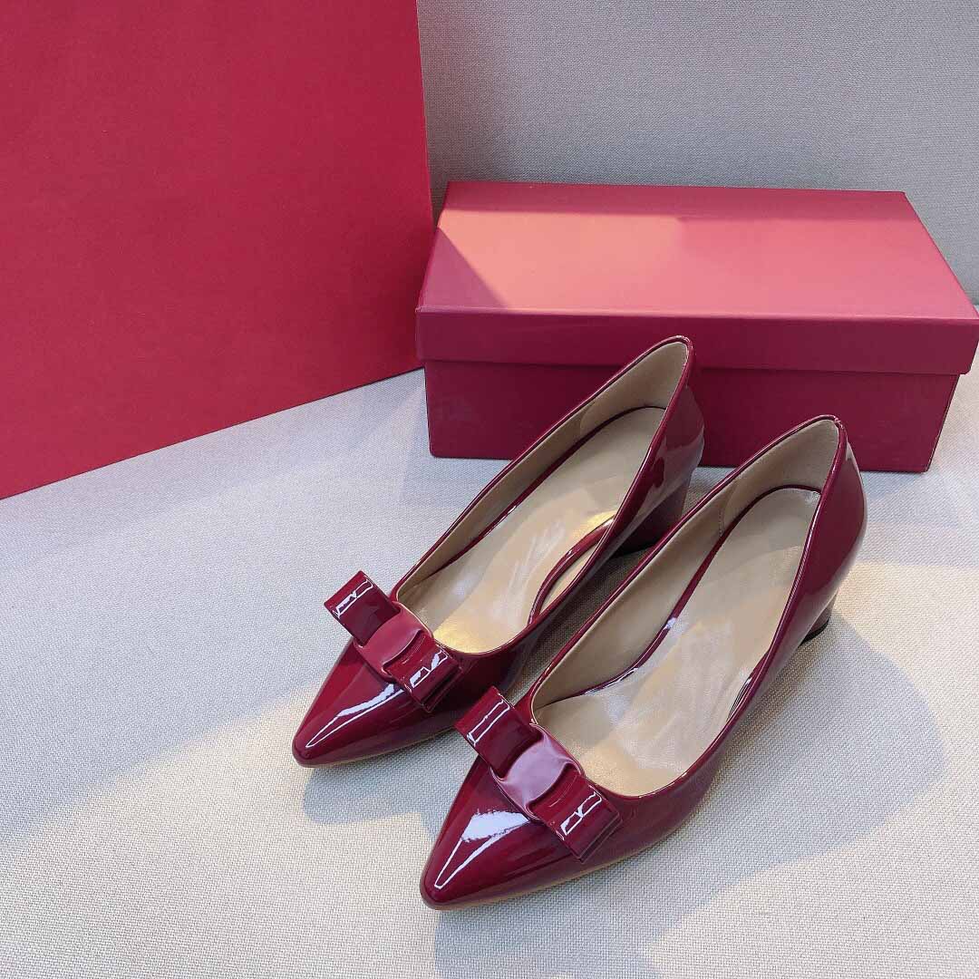 2021 Italian women's shoes emperor country thick root high heels 35-41code, Black 
2021 Italian women's shoes emperor country thick root high heels 35-41code, Black