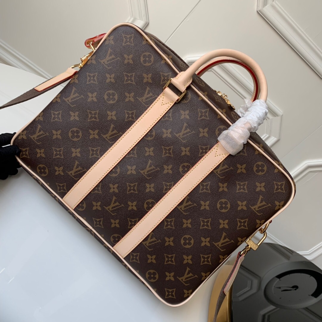2017 New Hot Men Shoulder Briefcase Black Brown Leather Handbag Business Men Laptop Bag Messenger Bag LVLOUISVITTON VUTTON 699, Red;black
2017 New Hot Men Shoulder Briefcase Black Brown Leather Handbag Business Men Laptop Bag Messenger Bag LVLOUISVITTON VUTTON 699, Red;black