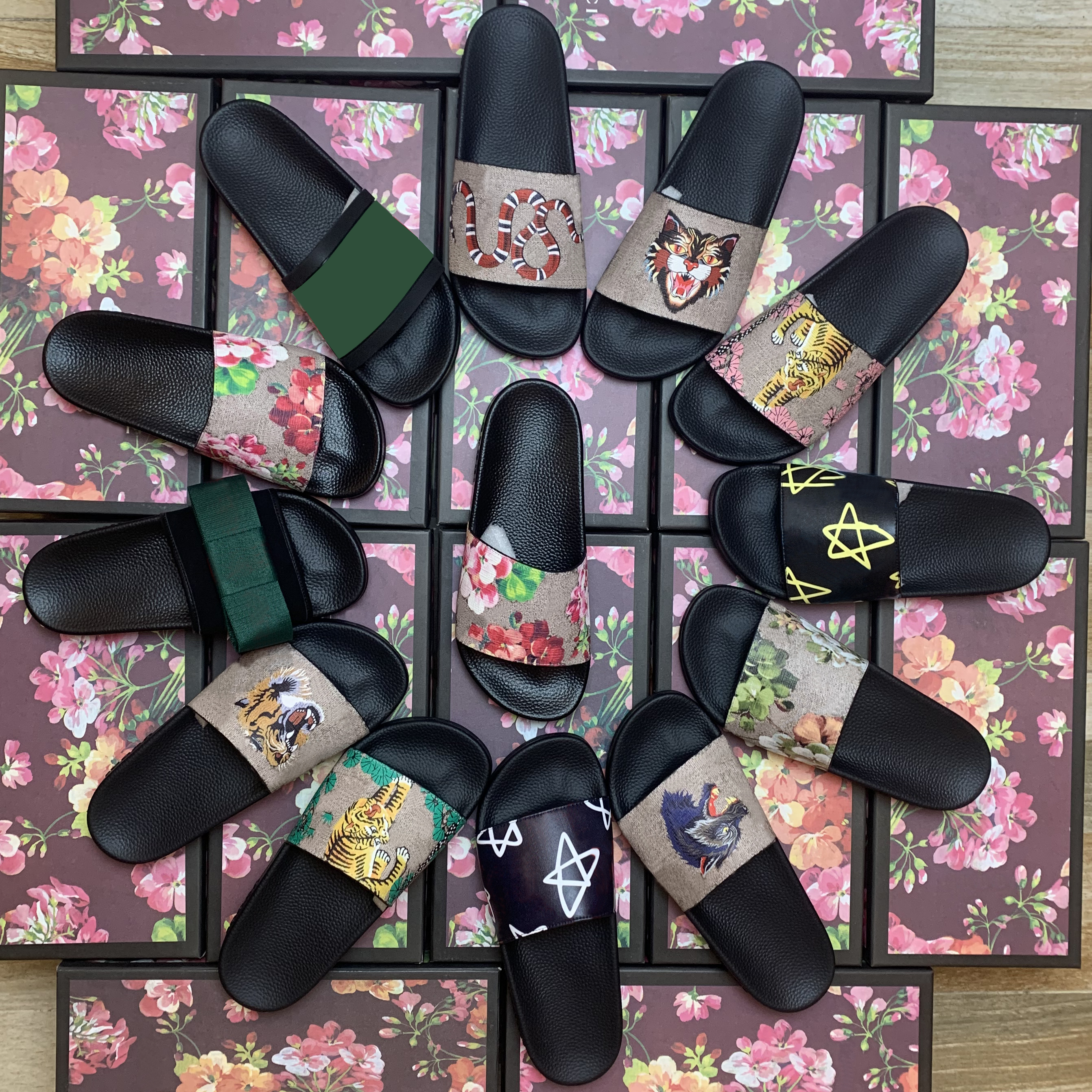 Classical women men slippers Slides Womens Sandals Shoes Slipper Pearl Snake Print Slide 2021 fashion Summer Wide Flat Lady Sandal With Box Dust Bag 35-45
Classical women men slippers Slides Womens Sandals Shoes Slipper Pearl Snake Print Slide 2021 fashion Summer Wide Flat Lady Sandal With Box Dust Bag 35-45
