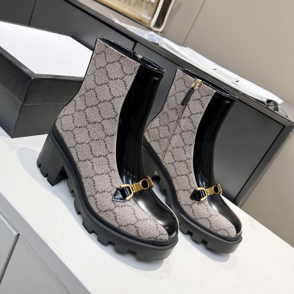 Fashion Canvas Leather Interlocking Horsebit Martin Boot Women Platform Ankle Boots Top Designer Ladies Winter Booties shoe size 35-42
Fashion Canvas Leather Interlocking Horsebit Martin Boot Women Platform Ankle Boots Top Designer Ladies Winter Booties shoe size 35-42