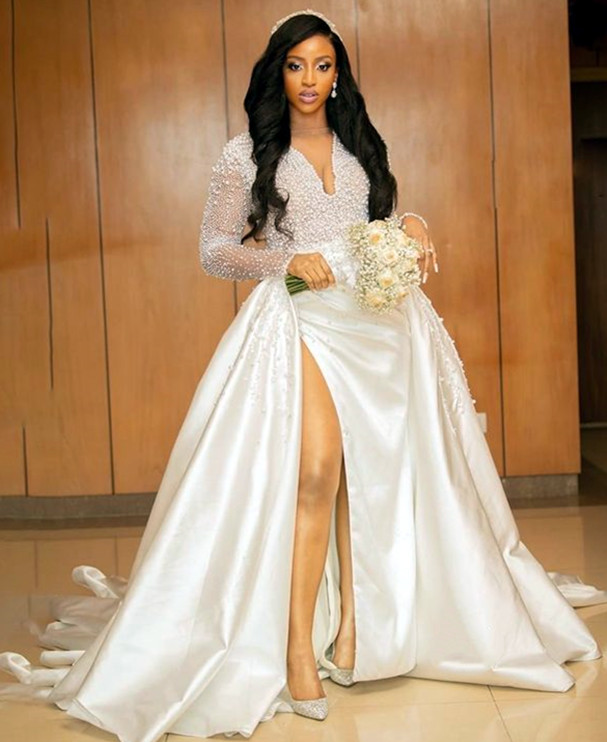 2021 Plus Size Arabic Aso Ebi Luxurious Sexy Pearls Wedding Dress Sheer Neck Long Sleeves High Split Satin Bridal Gowns Dresses ZJ503