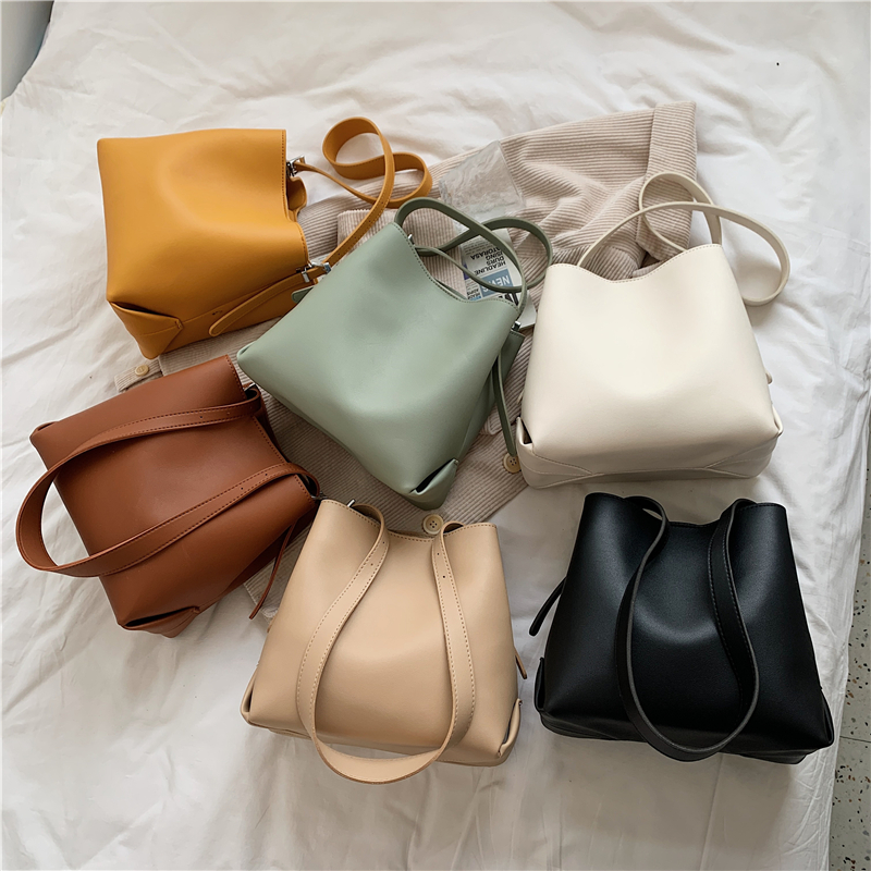PU Leather Bucket Shoulder Crossbody Bag For Women 2021 Simple Trendy Solid Color Handbags Female Travel, Orange
PU Leather Bucket Shoulder Crossbody Bag For Women 2021 Simple Trendy Solid Color Handbags Female Travel, Orange