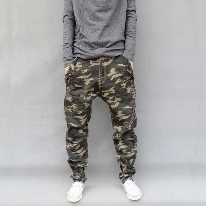 2021 New Army Military-style Camouflage Harem Casual Loose Men Racers Comfortable Pants Wide Men's Clothes Jvx7, Army green.
2021 New Army Military-style Camouflage Harem Casual Loose Men Racers Comfortable Pants Wide Men's Clothes Jvx7, Army green.