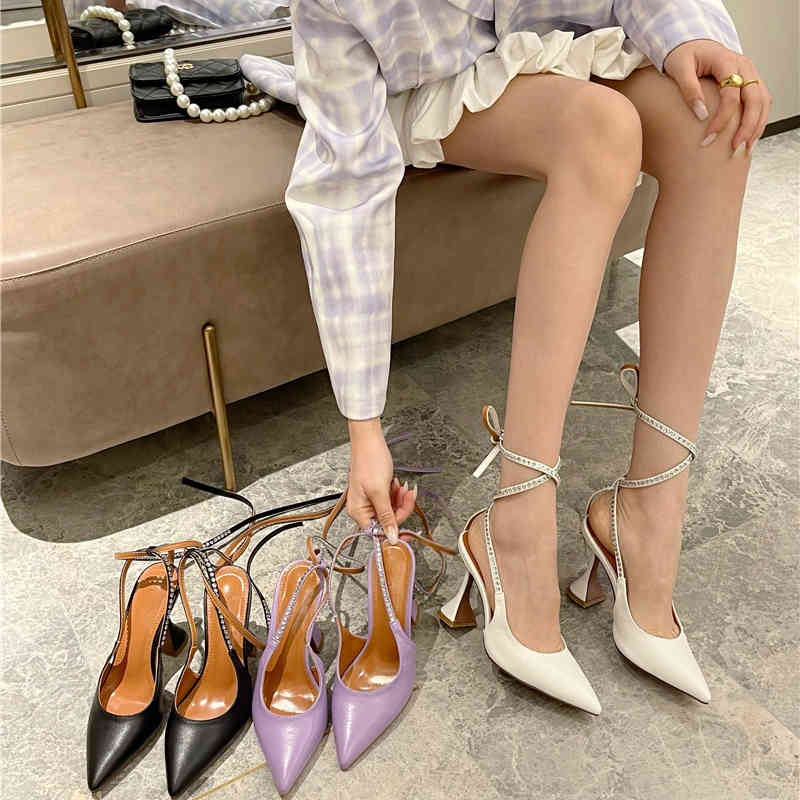 Sandals white baotou sandals with thick heels clause cross straps pointed high female LVRZ, 1# shoe box
Sandals white baotou sandals with thick heels clause cross straps pointed high female LVRZ, 1# shoe box