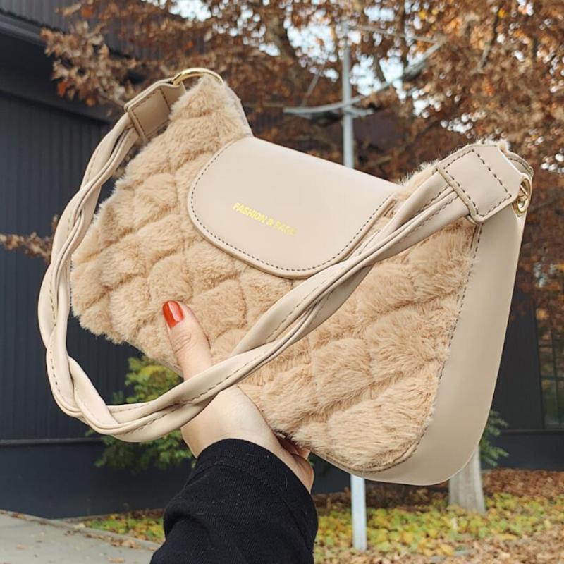 Lattice Square Armpit bag 2021 Winter New High-quality PU Leather Women's Designer Handbag High capacity Plush Shoulder Bags, Black
Lattice Square Armpit bag 2021 Winter New High-quality PU Leather Women's Designer Handbag High capacity Plush Shoulder Bags, Black