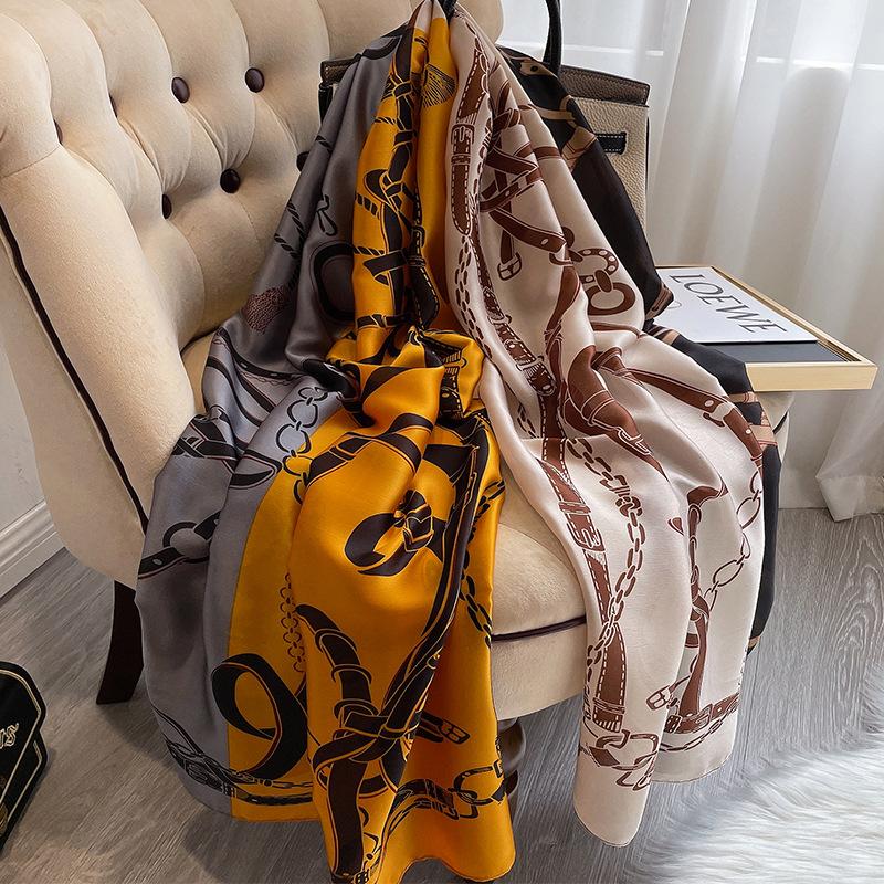 Scarves Women's Silk Fashion Scarf Shading And Sunscreen Retro Printing Chain Bib Women Summer Kerchief For Woman
Scarves Women's Silk Fashion Scarf Shading And Sunscreen Retro Printing Chain Bib Women Summer Kerchief For Woman