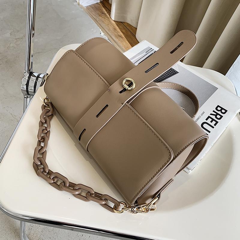 Niche Design High-end HOT Style Handbag 2021 Popular New Fashion Chain Handbag Messenger Bag Square Bag Dual-use Width: 24cm, Black
Niche Design High-end HOT Style Handbag 2021 Popular New Fashion Chain Handbag Messenger Bag Square Bag Dual-use Width: 24cm, Black