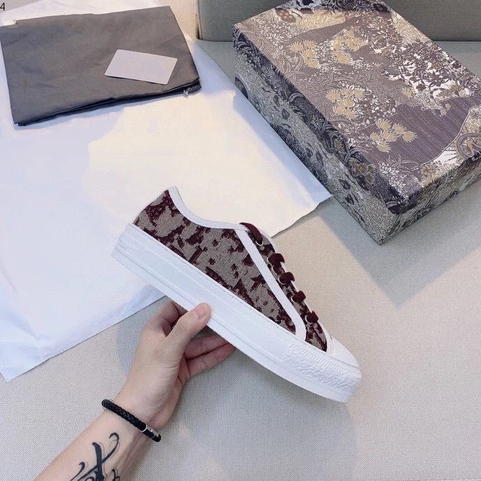 Valentin The Newest Fashion luxurys design Sneaker Women Neoprene Ribbon D Connect Grosgrain size 35-40 mjk002
Valentin The Newest Fashion luxurys design Sneaker Women Neoprene Ribbon D Connect Grosgrain size 35-40 mjk002