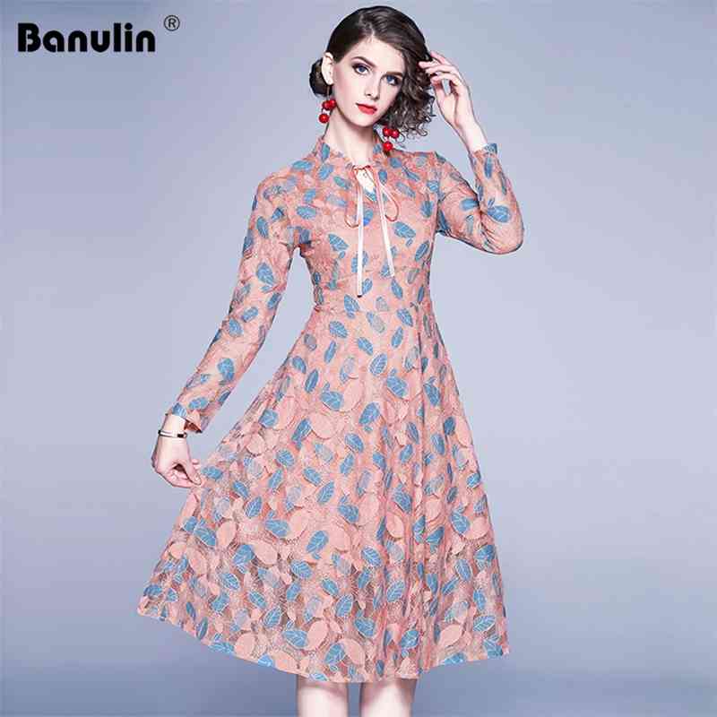 Banulin Autumn Winter Runway Vintage Lace Midi Dresses Women Long Sleeve Elegant Bodycon Office Lady Work Dress Vestidos 210603, The picture color
Banulin Autumn Winter Runway Vintage Lace Midi Dresses Women Long Sleeve Elegant Bodycon Office Lady Work Dress Vestidos 210603, The picture color