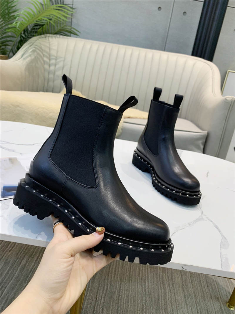 Designer Luxury Ladies Women Studded Chelsea Ankle Boots Low Block Heel Sock Detailed Boot Size, Don't pay it
Designer Luxury Ladies Women Studded Chelsea Ankle Boots Low Block Heel Sock Detailed Boot Size, Don't pay it