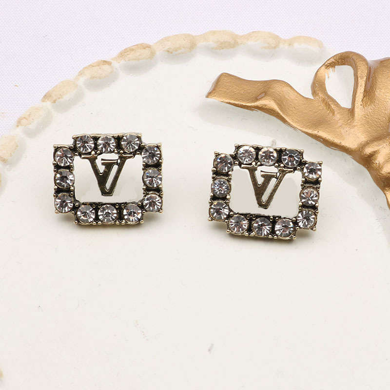 2021 high quality women's Charm jewelry fashion for women party earrings S925 silver needle allergy protection
2021 high quality women's Charm jewelry fashion for women party earrings S925 silver needle allergy protection