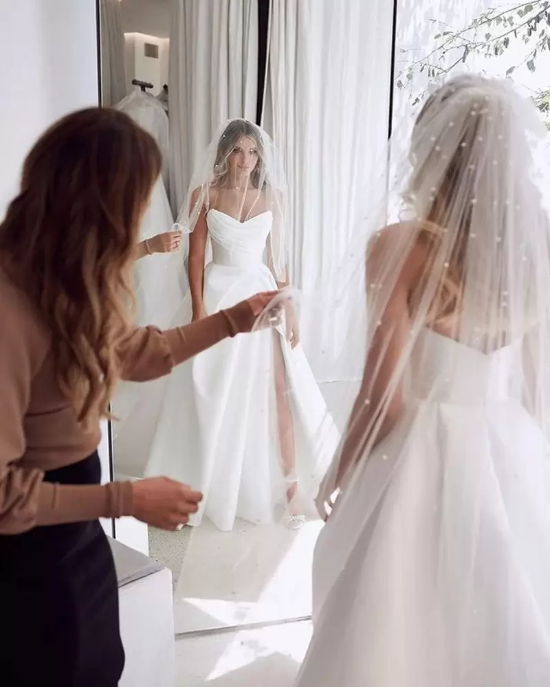 Gorgeous Wedding Dresses Bridal Gown Satin Side Slit Plus Size Sleeveless A Line Custom Made Sweep Train Covered Buttons Back Vestido De Novia 401