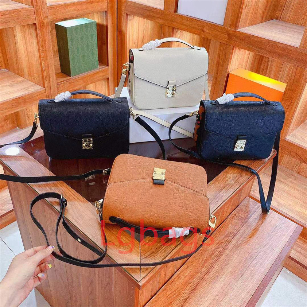Fashion Luxury Designer M80679 Crafty ONTHEGO Tote Bag Leopard Embossed Grain Cowhide Designers Handbags Woven Handle Ladies Purses Handbag Shoulder Bags, Shipping packaging bag
Fashion Luxury Designer M80679 Crafty ONTHEGO Tote Bag Leopard Embossed Grain Cowhide Designers Handbags Woven Handle Ladies Purses Handbag Shoulder Bags, Shipping packaging bag
