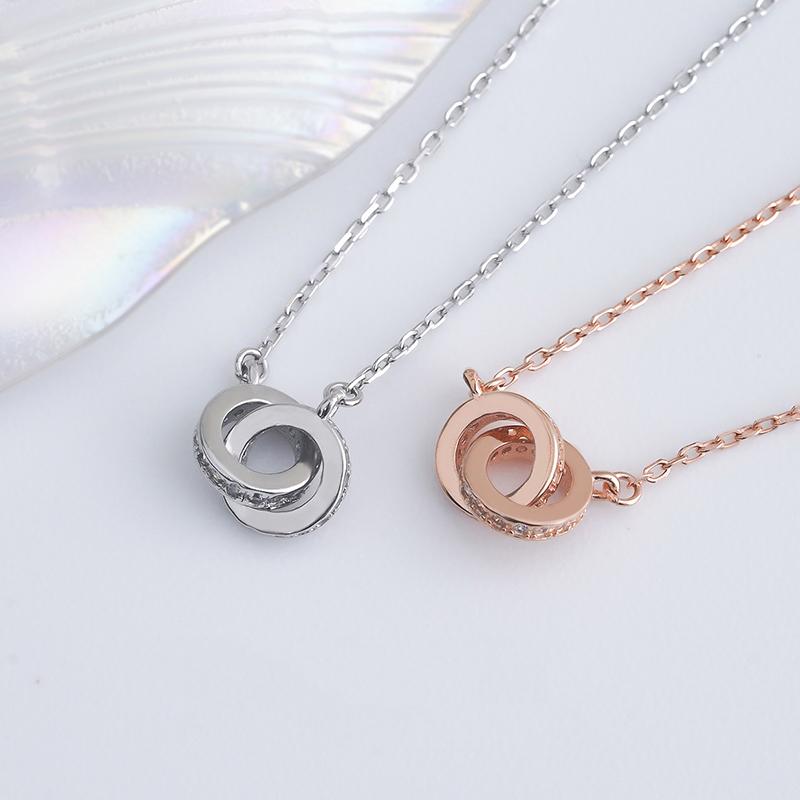 Pendant Necklaces Interlocking Round Rhinestone Classic Women's Necklace Simple Exquisite Fashion Jewelry Birthday/Wedding Gifts
Pendant Necklaces Interlocking Round Rhinestone Classic Women's Necklace Simple Exquisite Fashion Jewelry Birthday/Wedding Gifts