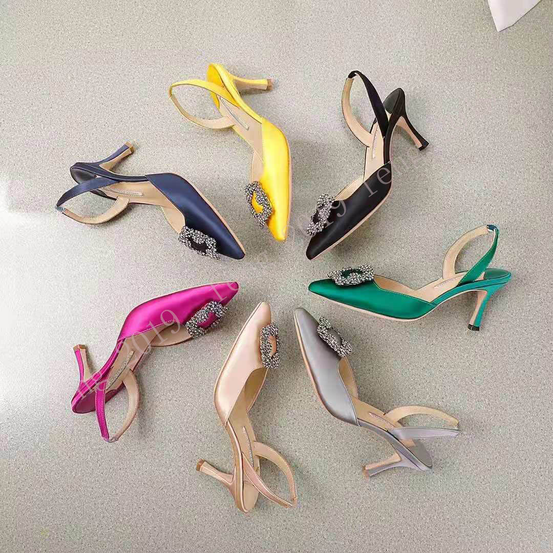 Classic Ladies High Quality Sandals Luxury Rhinestone Red Sole High Heels Designer Fashion Jelly Slide Casual Shoes Large Size with Box 35-40-41, Black
Classic Ladies High Quality Sandals Luxury Rhinestone Red Sole High Heels Designer Fashion Jelly Slide Casual Shoes Large Size with Box 35-40-41, Black
