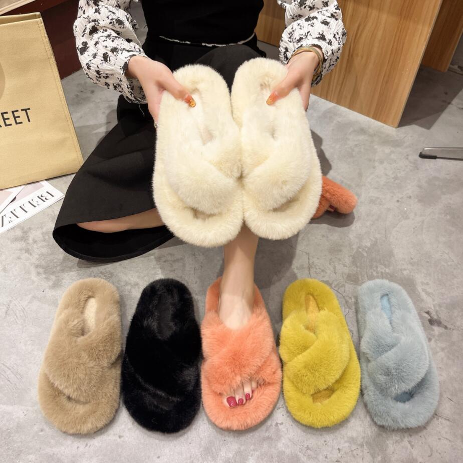 Designer Fall/Winter Style Indoor Warm Plush Slippers Women's Candy Color Furry Open-toed Tow Fashion Cotton Slippers VOGUE Shoes 43 Fe, Black
Designer Fall/Winter Style Indoor Warm Plush Slippers Women's Candy Color Furry Open-toed Tow Fashion Cotton Slippers VOGUE Shoes 43 Fe, Black