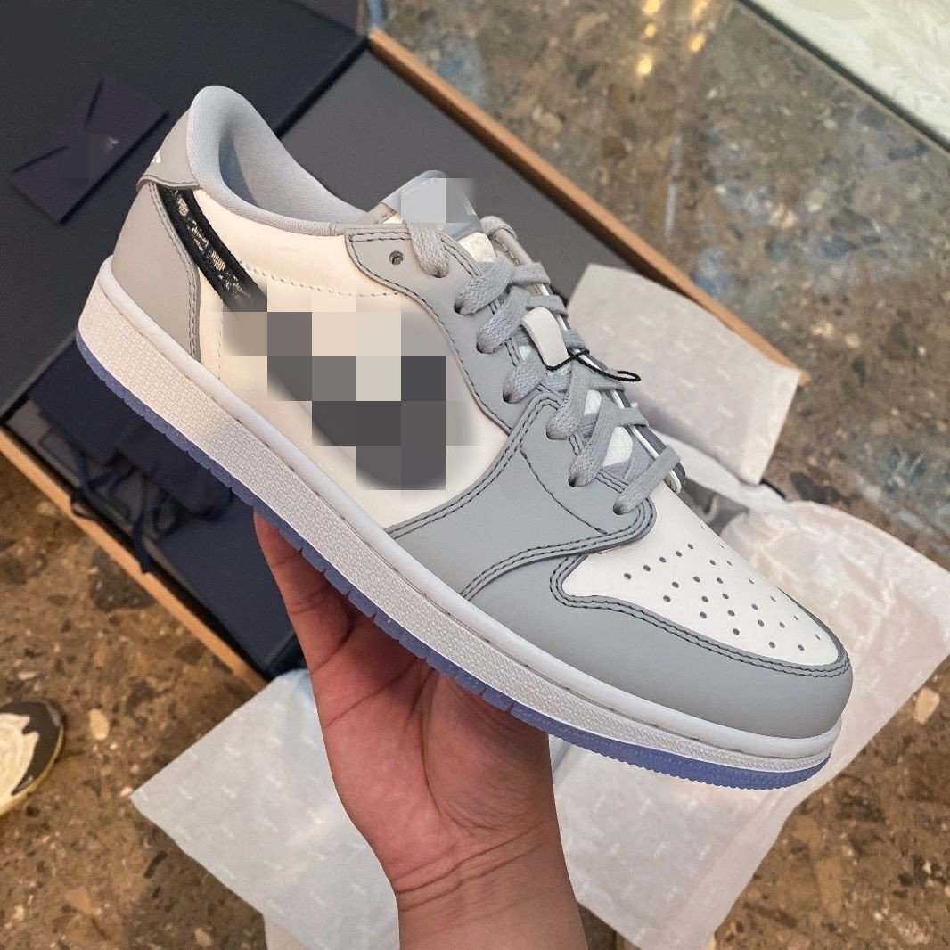 2021 Newest Jumpman 1 Womens Mens Basketball Shoes Tennis 1s White Grey Fashion Sneake mklj0003
2021 Newest Jumpman 1 Womens Mens Basketball Shoes Tennis 1s White Grey Fashion Sneake mklj0003
