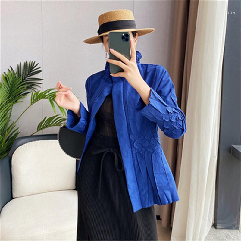 Women's Jackets Miyake Pleated Padded Jacket Women Loose 2021 Winter Korean Version Thick Middle-aged Short, Black;brown
Women's Jackets Miyake Pleated Padded Jacket Women Loose 2021 Winter Korean Version Thick Middle-aged Short, Black;brown
