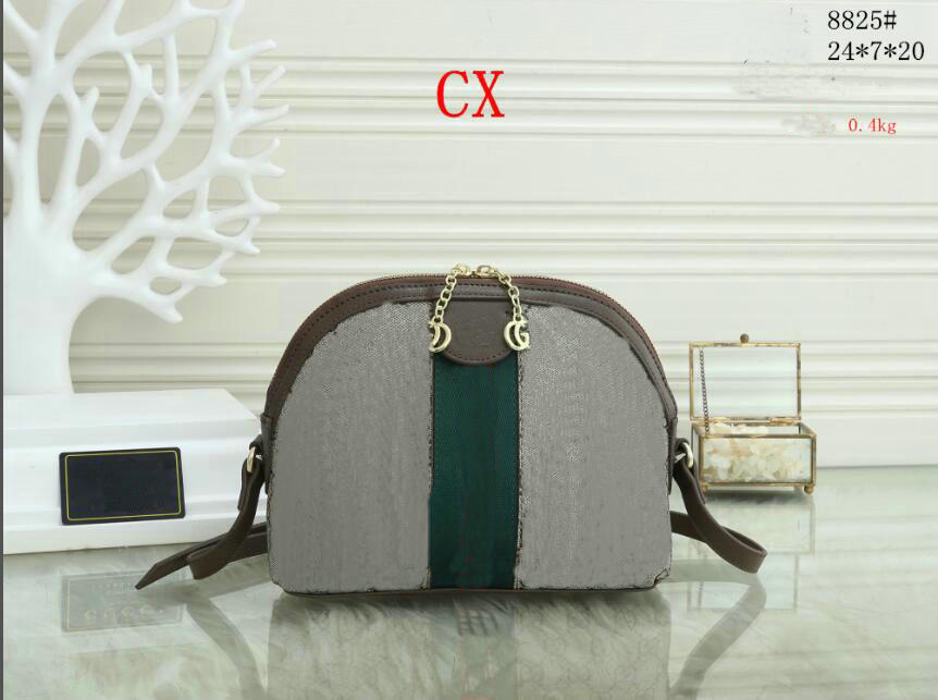 High Quality Luxurys Designers Fashion Women CrossBody bag Shoulder Bags Letter Handbag Ladies Purse Walllet Chains Clutch Handbags 8825# iu
High Quality Luxurys Designers Fashion Women CrossBody bag Shoulder Bags Letter Handbag Ladies Purse Walllet Chains Clutch Handbags 8825# iu