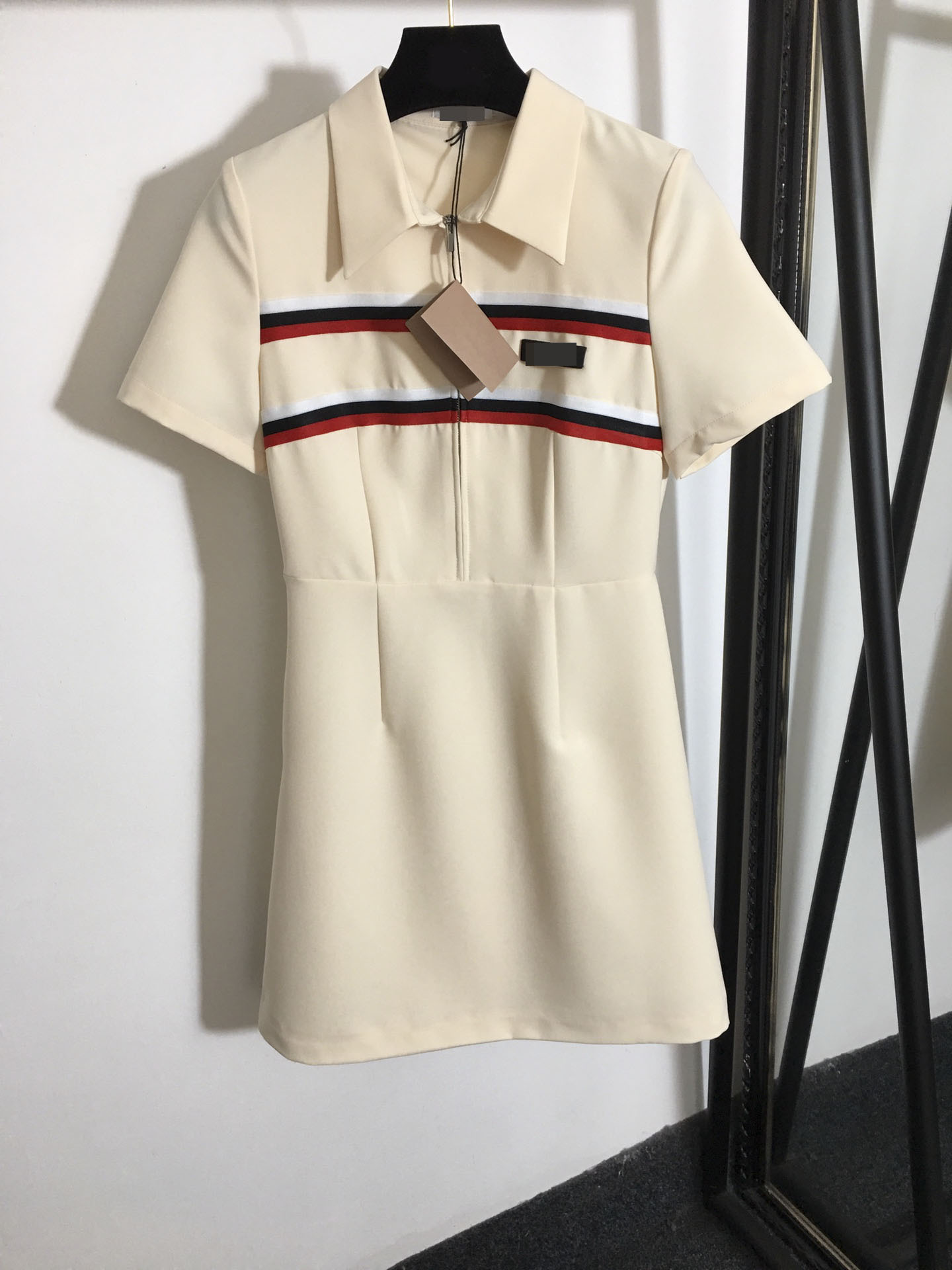 223 2021 Runway Dress Spring Summer Dress Crew Neck Short Sleeve Brand Same Style Empire Womens Dress Fashion High Quality meiyi, Black
223 2021 Runway Dress Spring Summer Dress Crew Neck Short Sleeve Brand Same Style Empire Womens Dress Fashion High Quality meiyi, Black